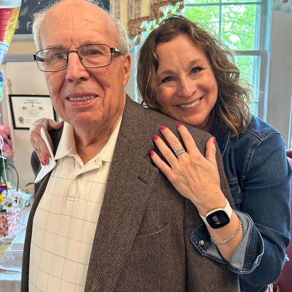 Meet your Posher, Lori - Picture 3 of 5